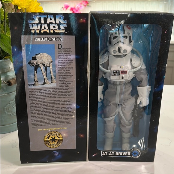 Star Wars AT-AT Driver Collector Series - Picture 1 of 9